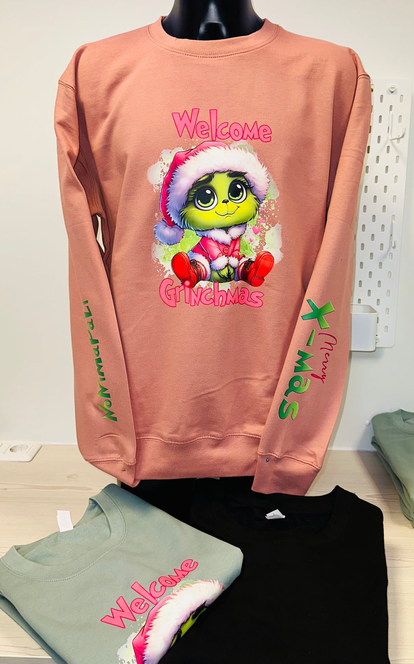 Sweater Welcome Grinchmas