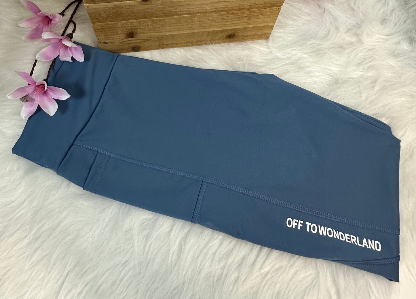 Leggings off to Wonderland